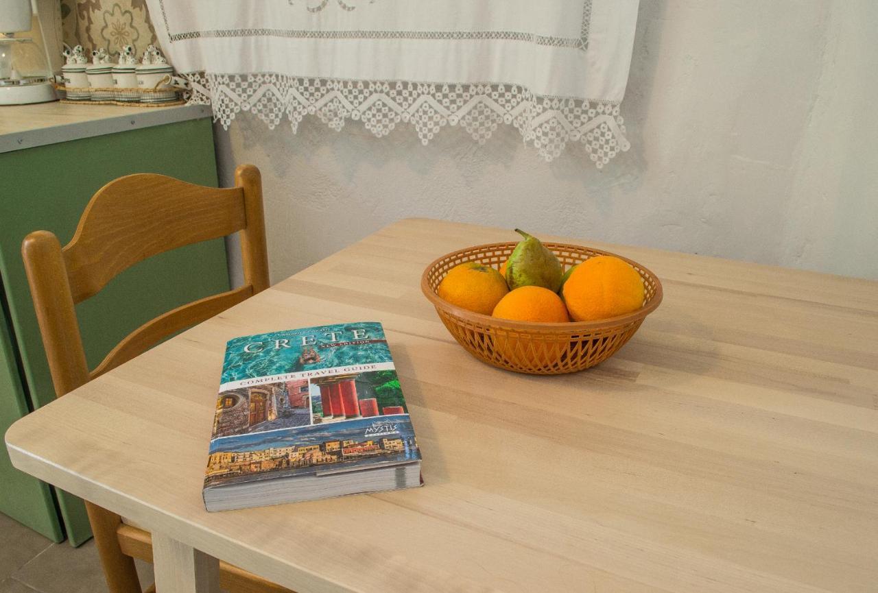 Feneri 3 -Cozy Rustic Apt 20' From Elafonisi Beach Perivolia  Kültér fotó