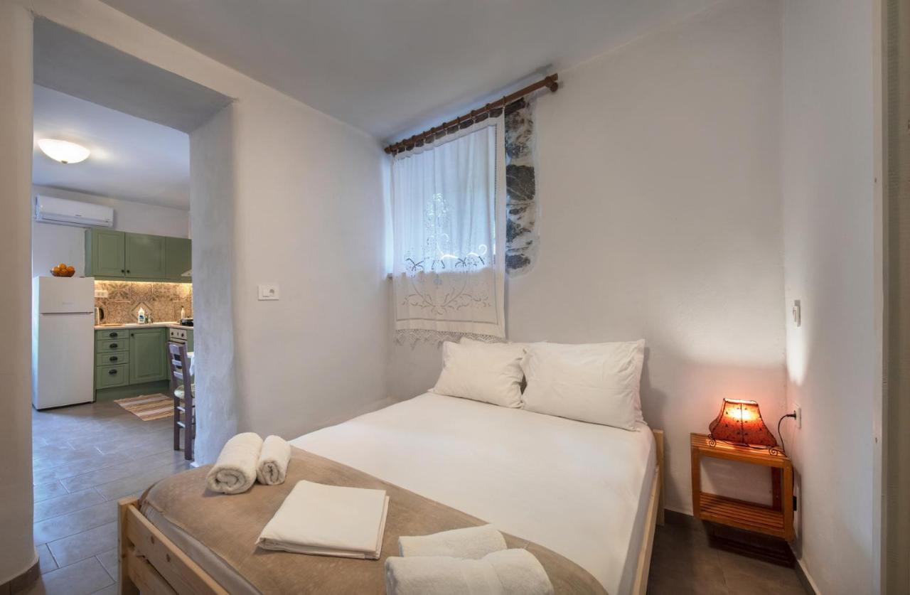 Feneri 3 -Cozy Rustic Apt 20' From Elafonisi Beach Perivolia  Kültér fotó