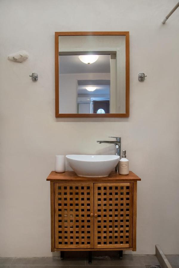 Feneri 3 -Cozy Rustic Apt 20' From Elafonisi Beach Perivolia  Kültér fotó